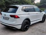 Volkswagen Tiguan Allspace, 4MOTION, R-Line +  R-LINE NIGHT - Volkswagen Tiguan Allspace in Wuppertal