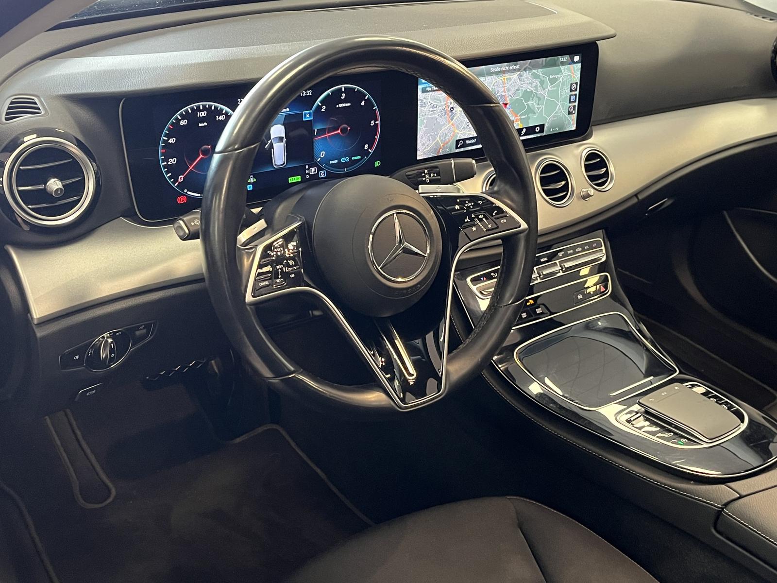 Mercedes-Benz E 220 AHK*Navi*ACC*R-Cam*SHZ*Pano*Night-Paket