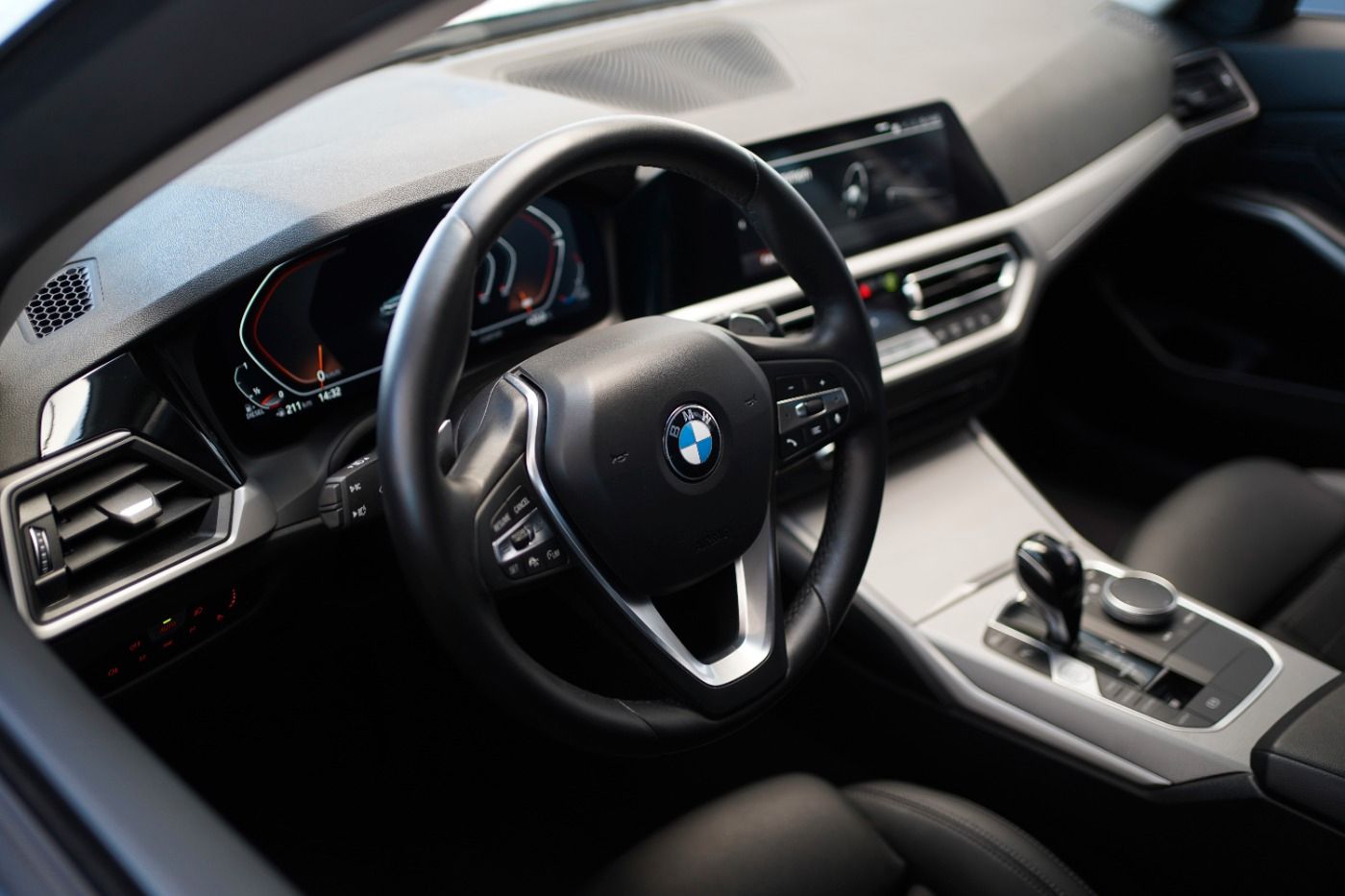 Fahrzeugabbildung BMW 320d Touring +Live Cockpit Prof.+Driving Assist.