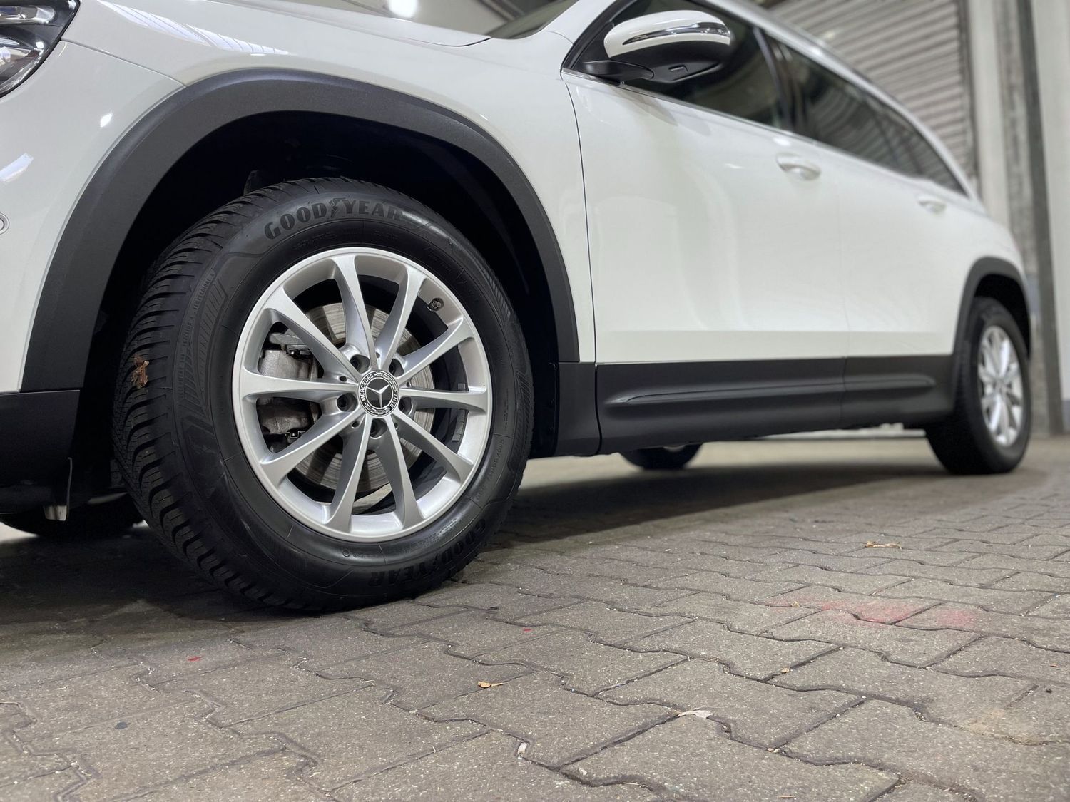 Fahrzeugabbildung Mercedes-Benz GLB 200 Style #LED#MBUX#Distr.#Kamera#Ambiente