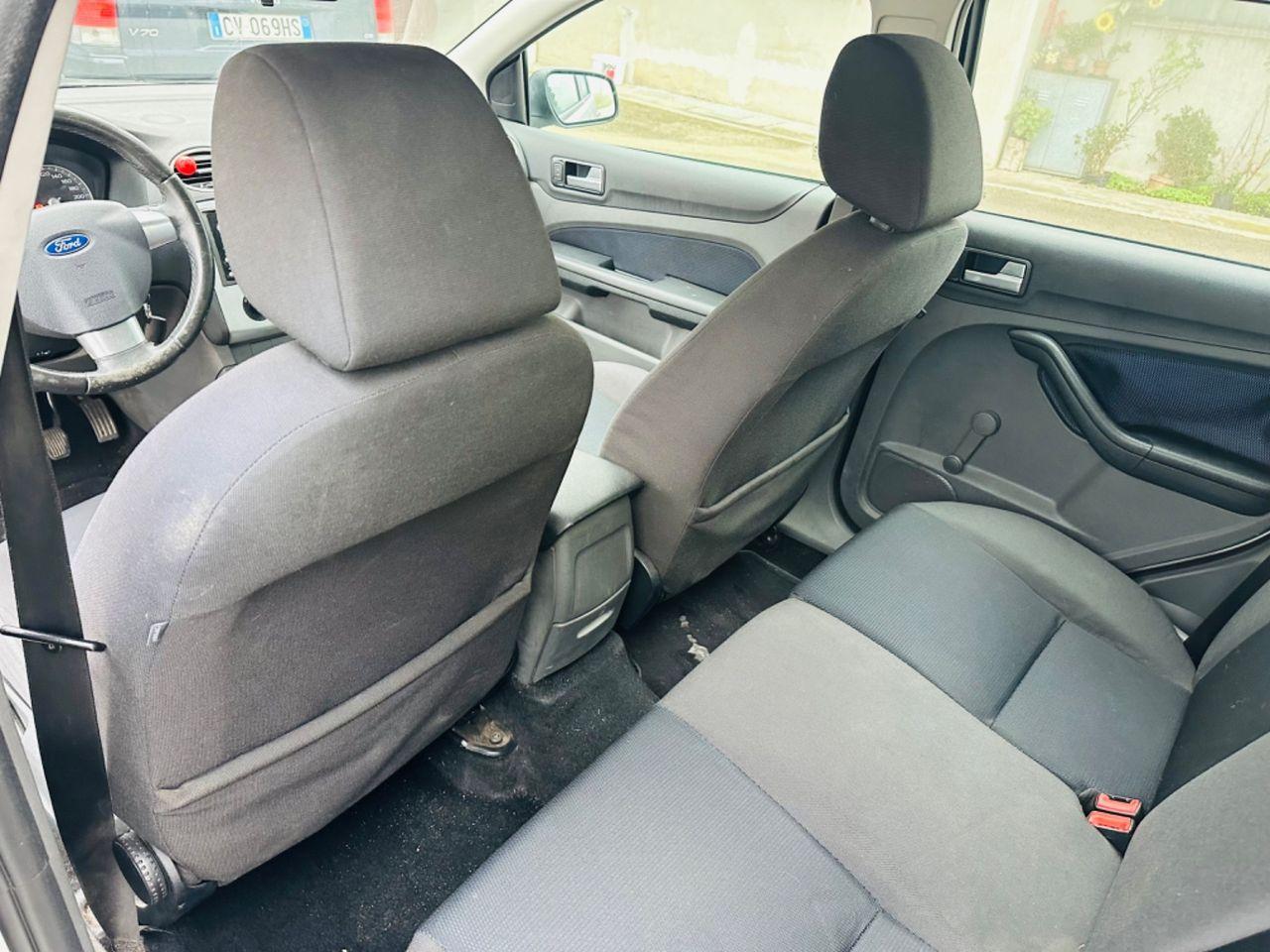 Ford Focus 2007 — photo 10