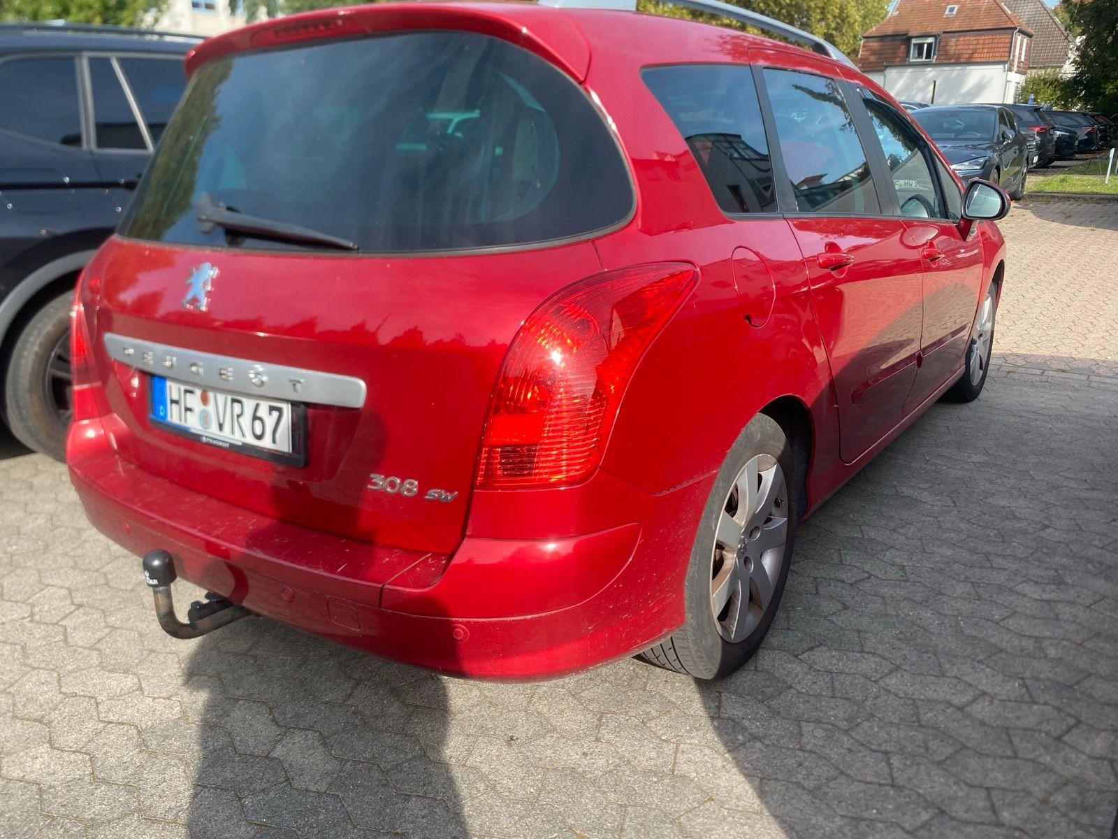 Peugeot 308 2011 — rear view