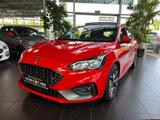 Ford Focus Lim. ST PANO B&O AHK LED - Ford Focus mit Benzin-Antrieb: Limousine, Klimaanlage