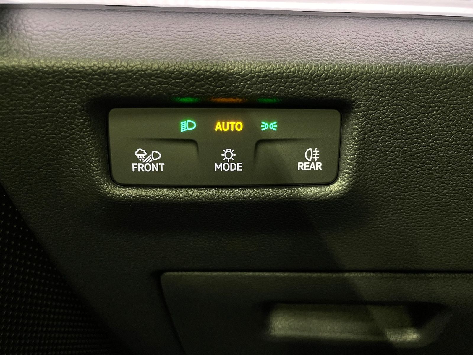 Tiguan R-Line 2.0 TDI DSG AHK PANO NAVI