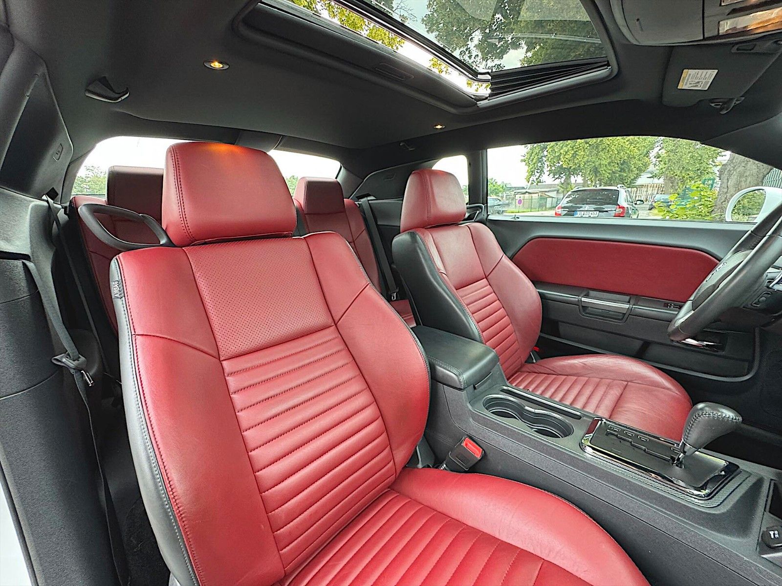 Fahrzeugabbildung Dodge Challenger 5.7 V8 HEMI R/T Sport Original 18tkm!