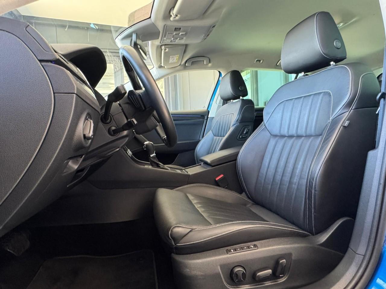 Skoda Superb 2.0 TDI DSG,LEDER,MATRIX,SITZLÜ,STAND,AHK