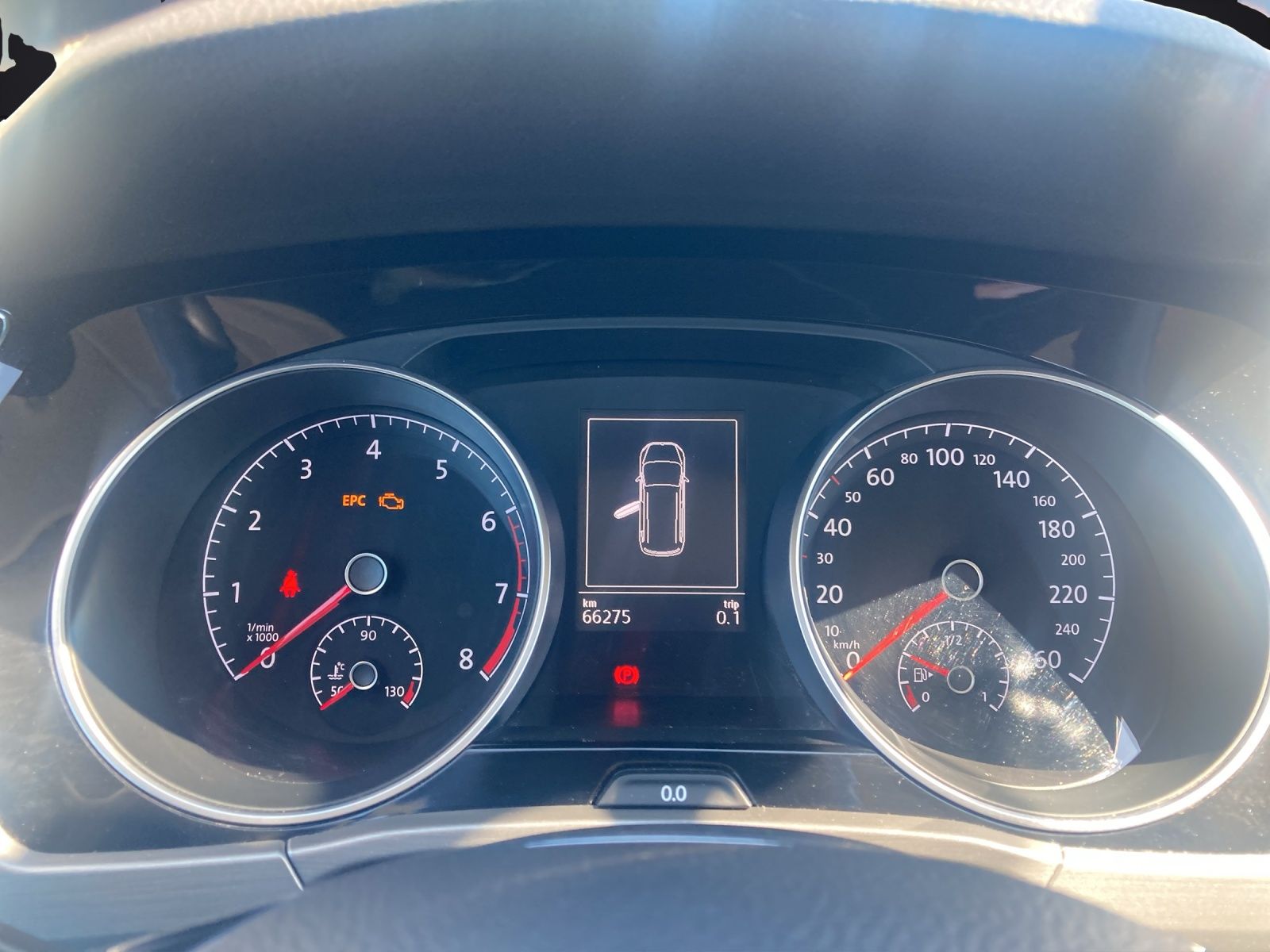Fahrzeugabbildung Volkswagen Touran Comfortline 7-Si Climatronic PDC SH LM