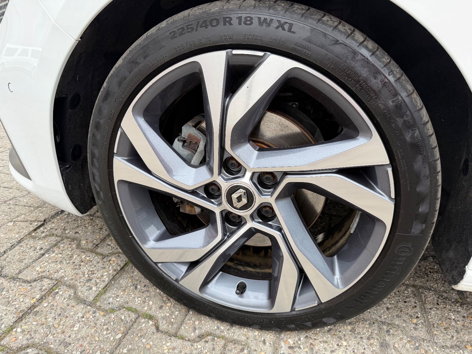 Fahrzeugabbildung Renault Megane IV Grandtour R.S. LINE 1-HD NAVI LED BOSE
