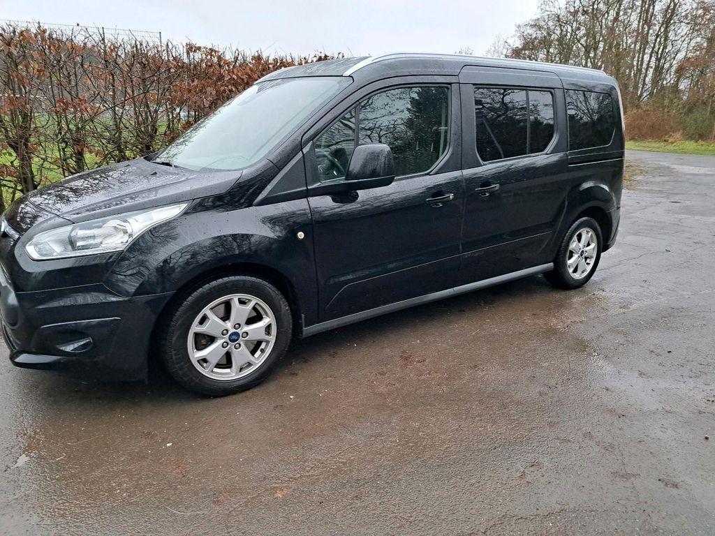 Image of Ford Grand Tourneo