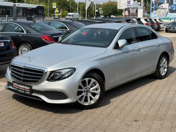 Mercedes E 220 - 1