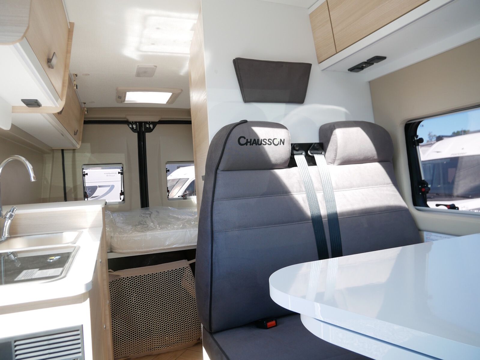 Fahrzeugabbildung Chausson Van First Line V594L Dörr Black-Edition exklusiv