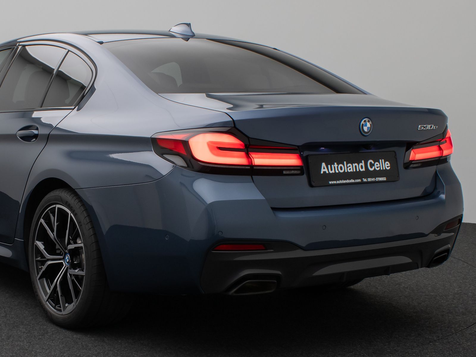 Fahrzeugabbildung BMW 530e M Sport Kamera Laser HUD DAB H/K Alarm 19"