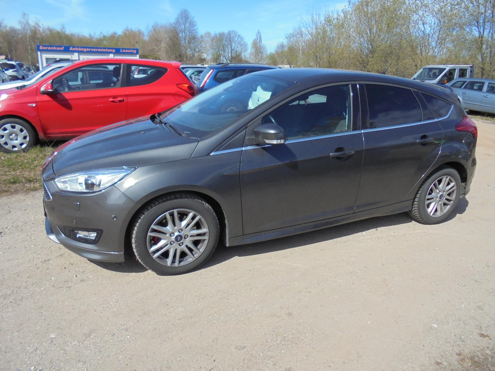 Ford Focus Lim. Titanium, Top Zustand !!!