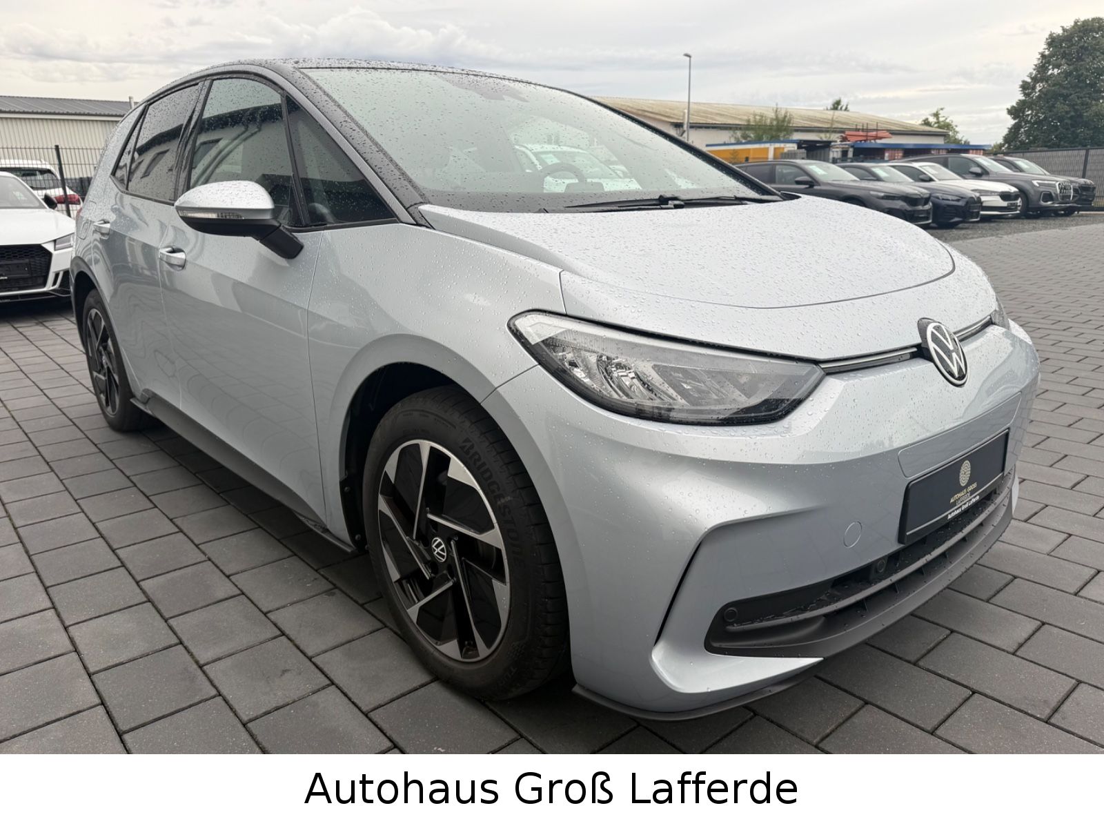 Volkswagen ID.3 Pure 125 kW SHZ WärmeP AHK Navi ACC imagem 3