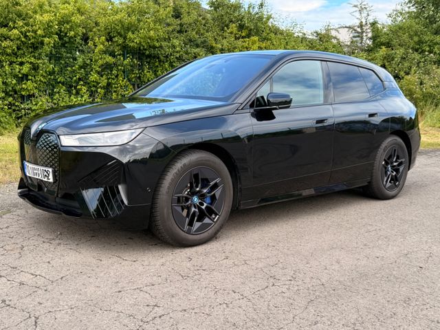 BMW iX xDrive40 -