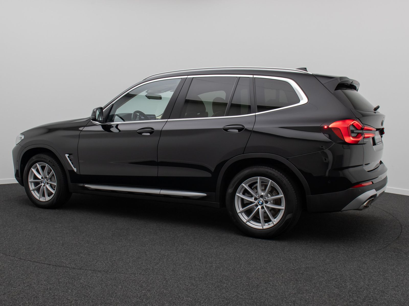 Fahrzeugabbildung BMW X3 xD30d H/K DAB Kamera Leder Panorama MSport