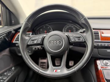 Audi A8 - 12