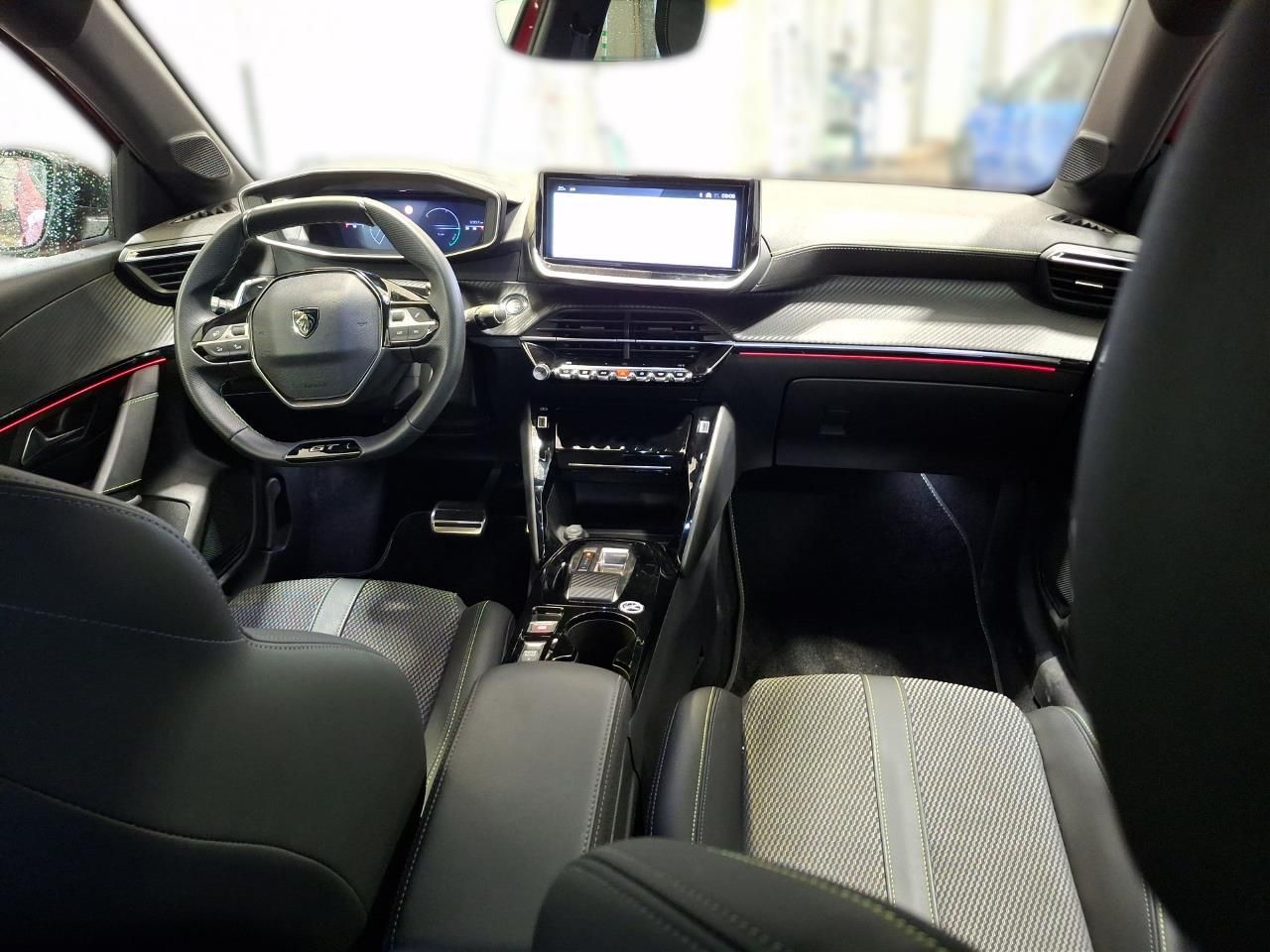 Fahrzeugabbildung Peugeot 208 GT MildHybrid 145 e-DSC6