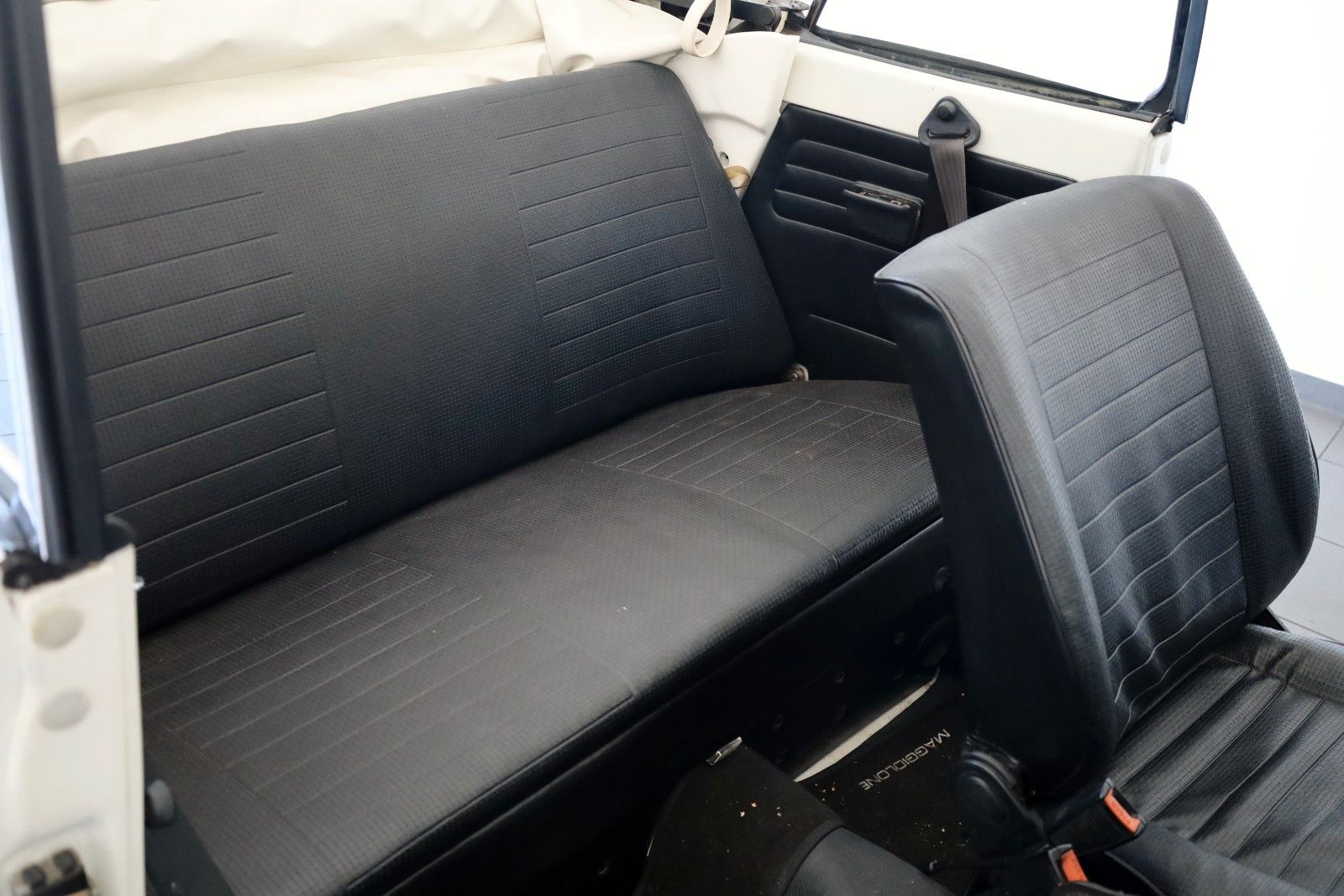 Fahrzeugabbildung Volkswagen Käfer 1303 L Cabriolet OLDTIMER