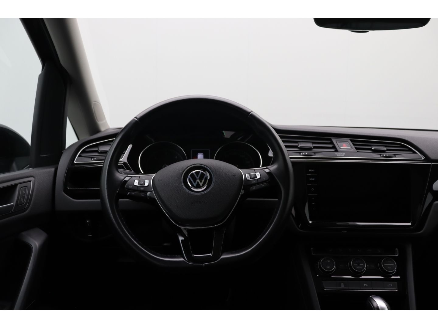 Fahrzeugabbildung Volkswagen Touran Comfortline BMT Start-Stop AHK schwenkbar