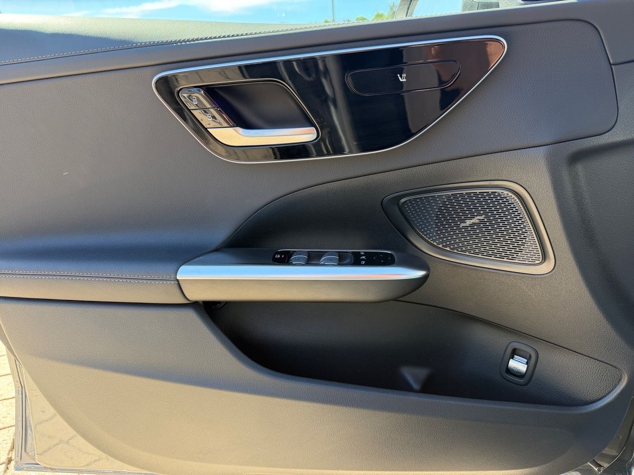 Fahrzeugabbildung Mercedes-Benz C 300 d T AMG+AHK+AMBIENTE+EASYPACK+KAMERA+