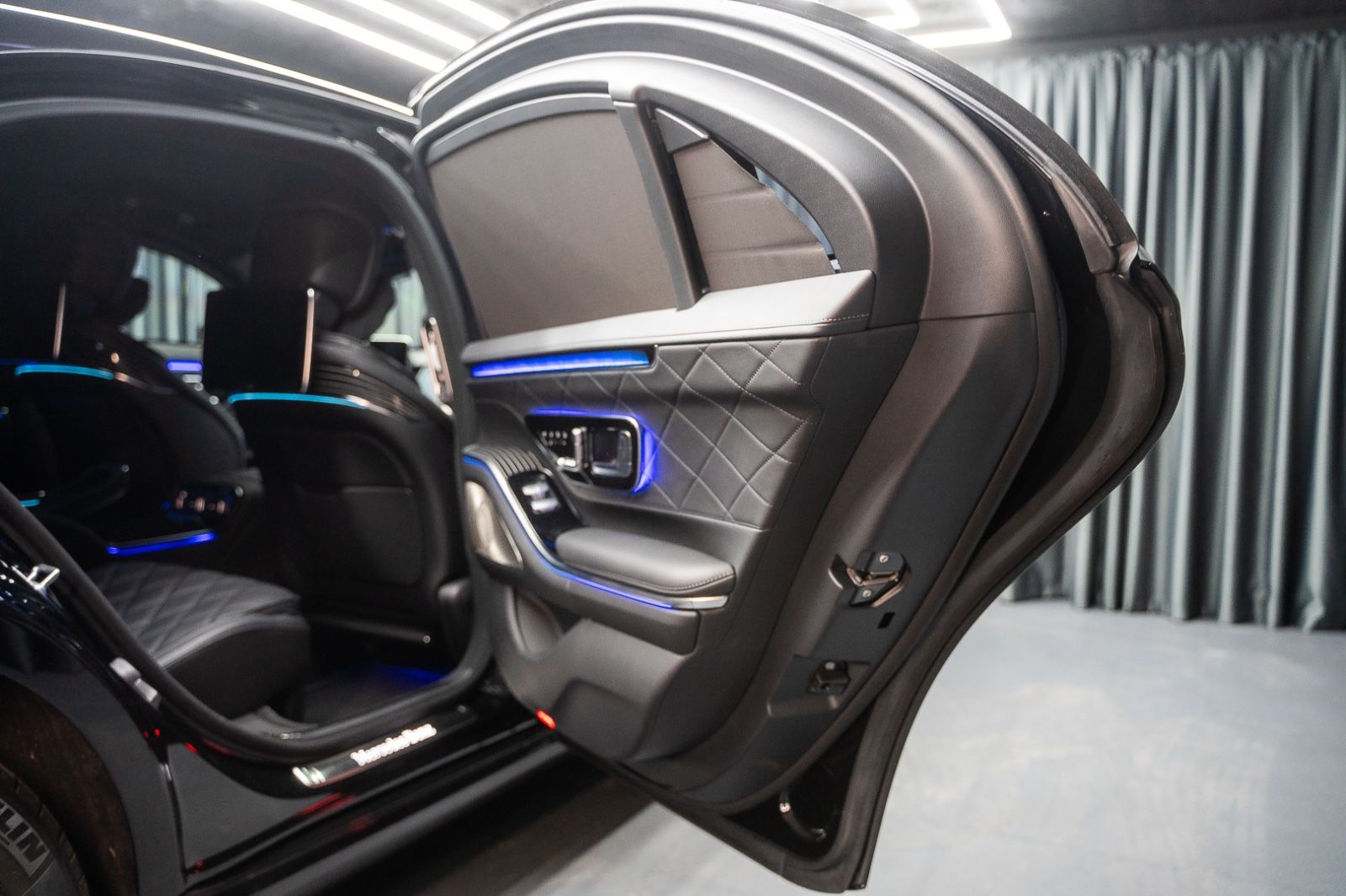 Fahrzeugabbildung Mercedes-Benz S 680 4M GUARD Armored VR10 FULL STOCK 2025