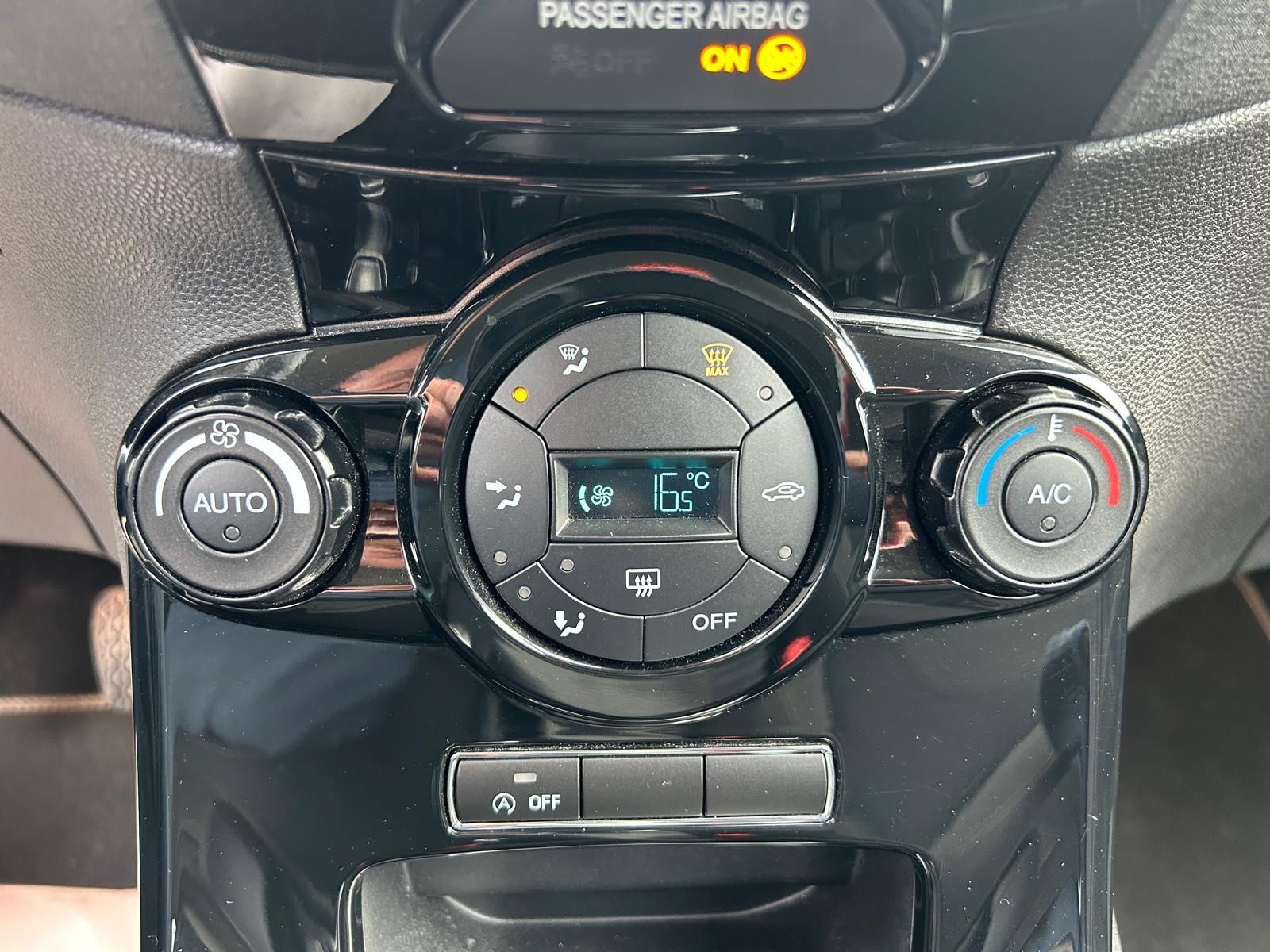 Fahrzeugabbildung Ford Fiesta Titanium