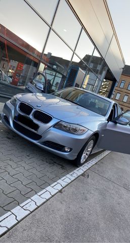 BMW e90 318i Facelift