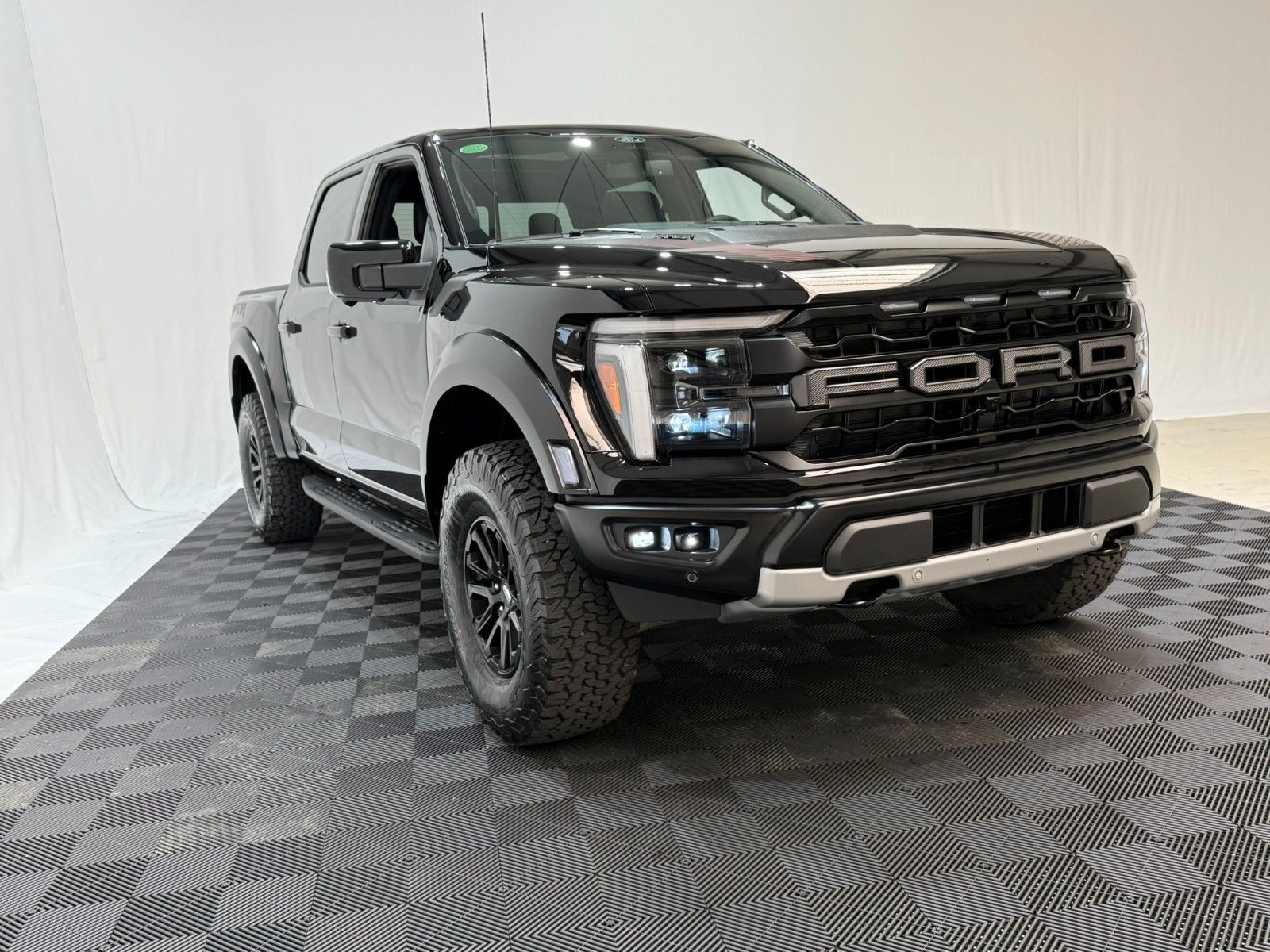 Fahrzeugabbildung Ford F-150 RAPTOR  EcoBoost®  3.5L V6 *MY26*
