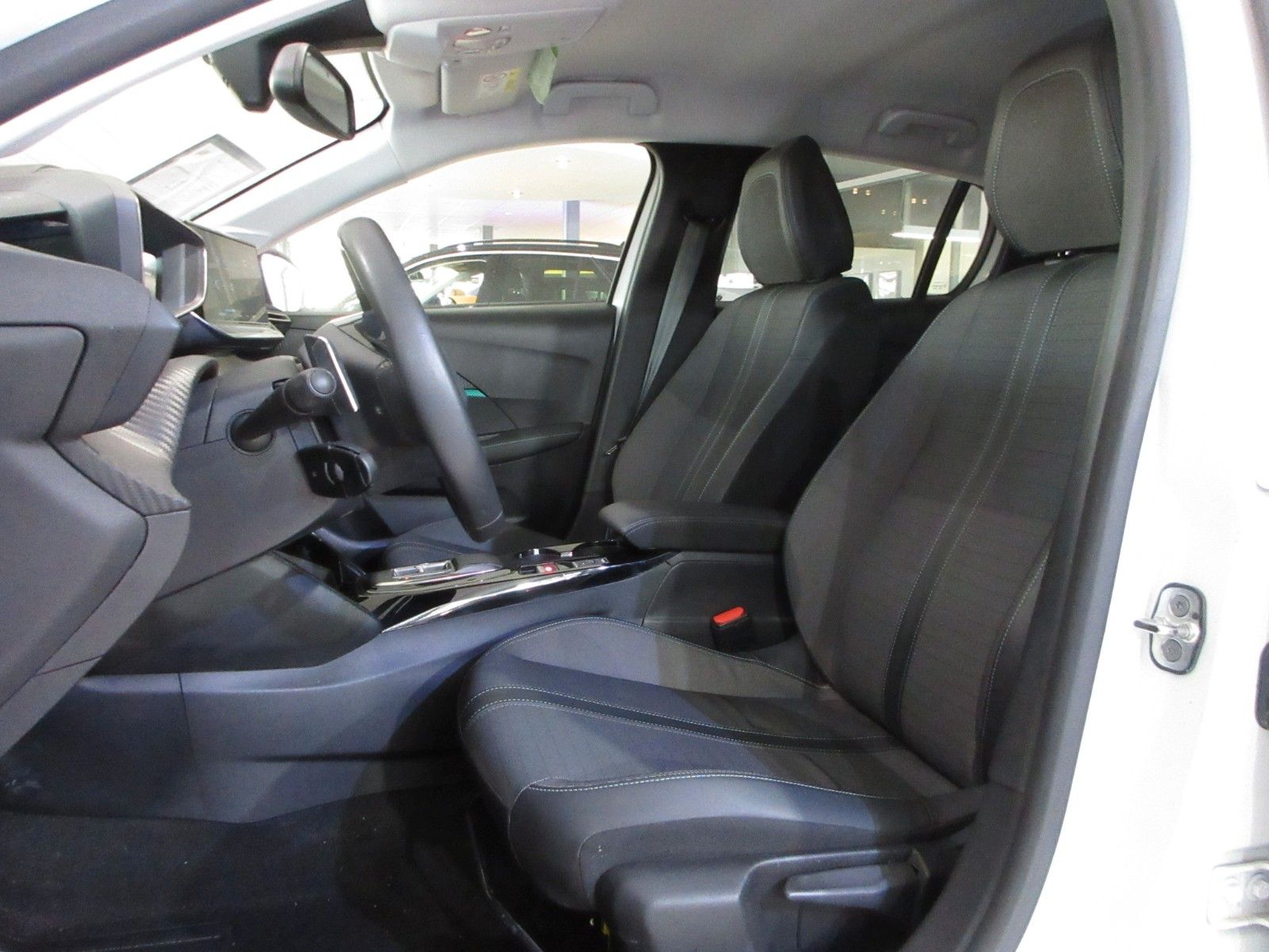 Fahrzeugabbildung Peugeot 208 Allure 1.2T FULL-LED/NAVI/PDC/CAM/ALU