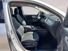 Fahrzeugabbildung Mercedes-Benz GLA 200d Style MULTIBEAM PANO RFK 8-Fach Bereift