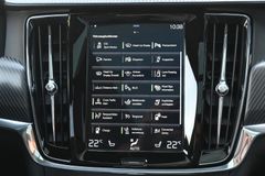 Fahrzeugabbildung Volvo V90 T8 TwinEngine AWD R-Design*PANO*B&W*LUFT*360