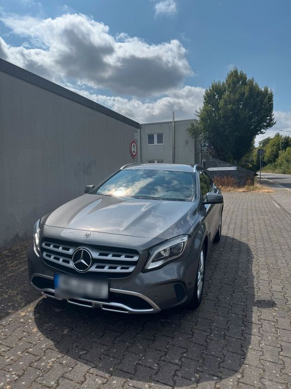 Image of Mercedes-Benz GLA 180