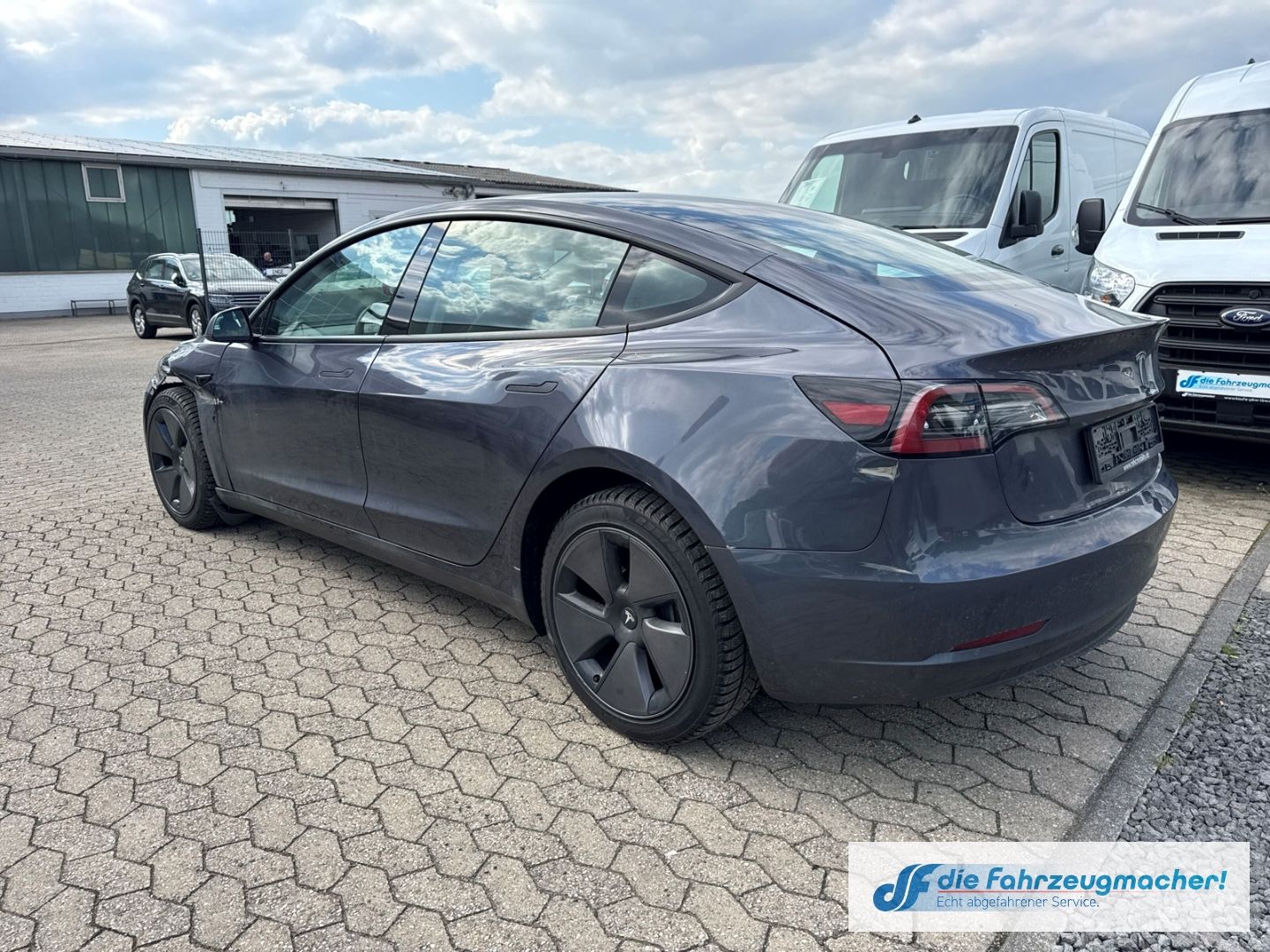 Fahrzeugabbildung Tesla Model 3 RWD Soundsystem ACC El. Heckklap.*UNFALL