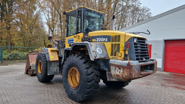 Komatsu WA200PZ-6 7300Bs.2012,Hochkippschaufel,22900€