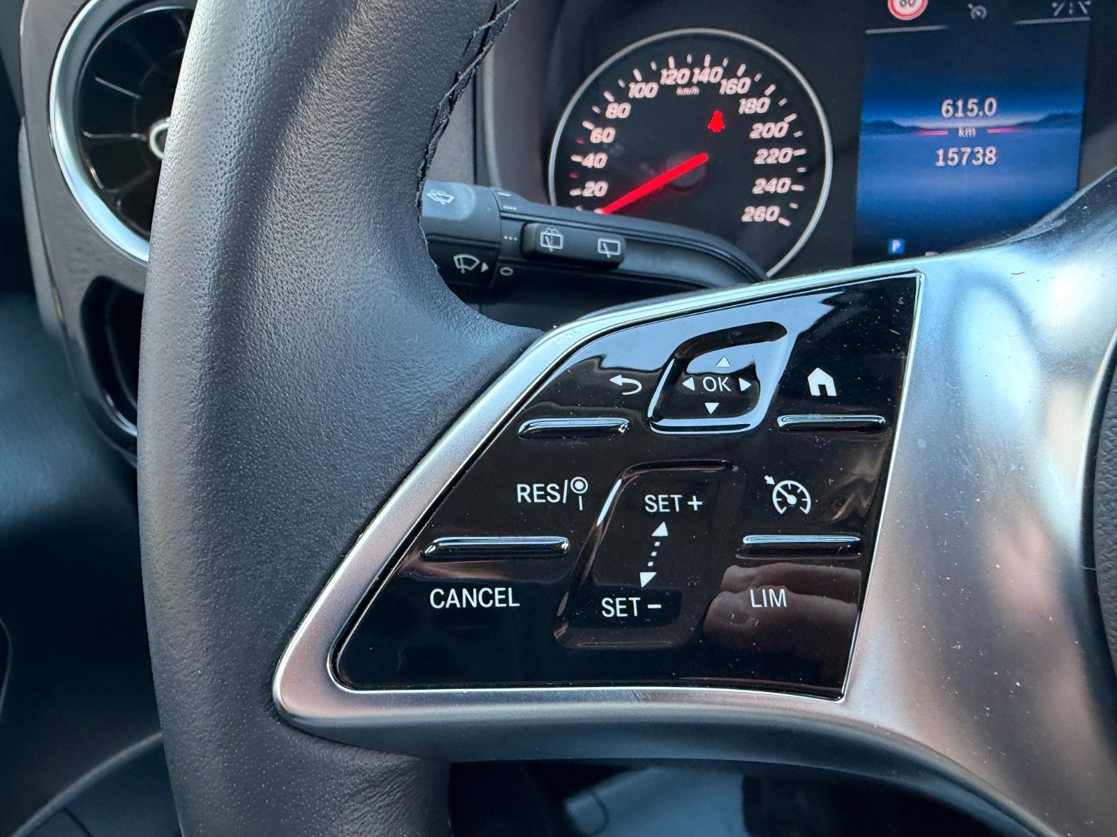 Fahrzeugabbildung Mercedes-Benz Vito 116 CDI 9G Tourer AHK2,5to LED