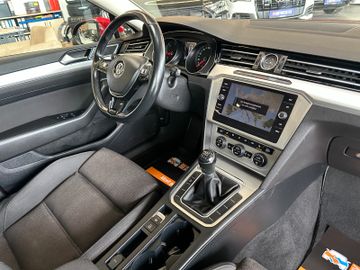Volkswagen Passat Variant *Massage*Keyless*Tempo*Navi*