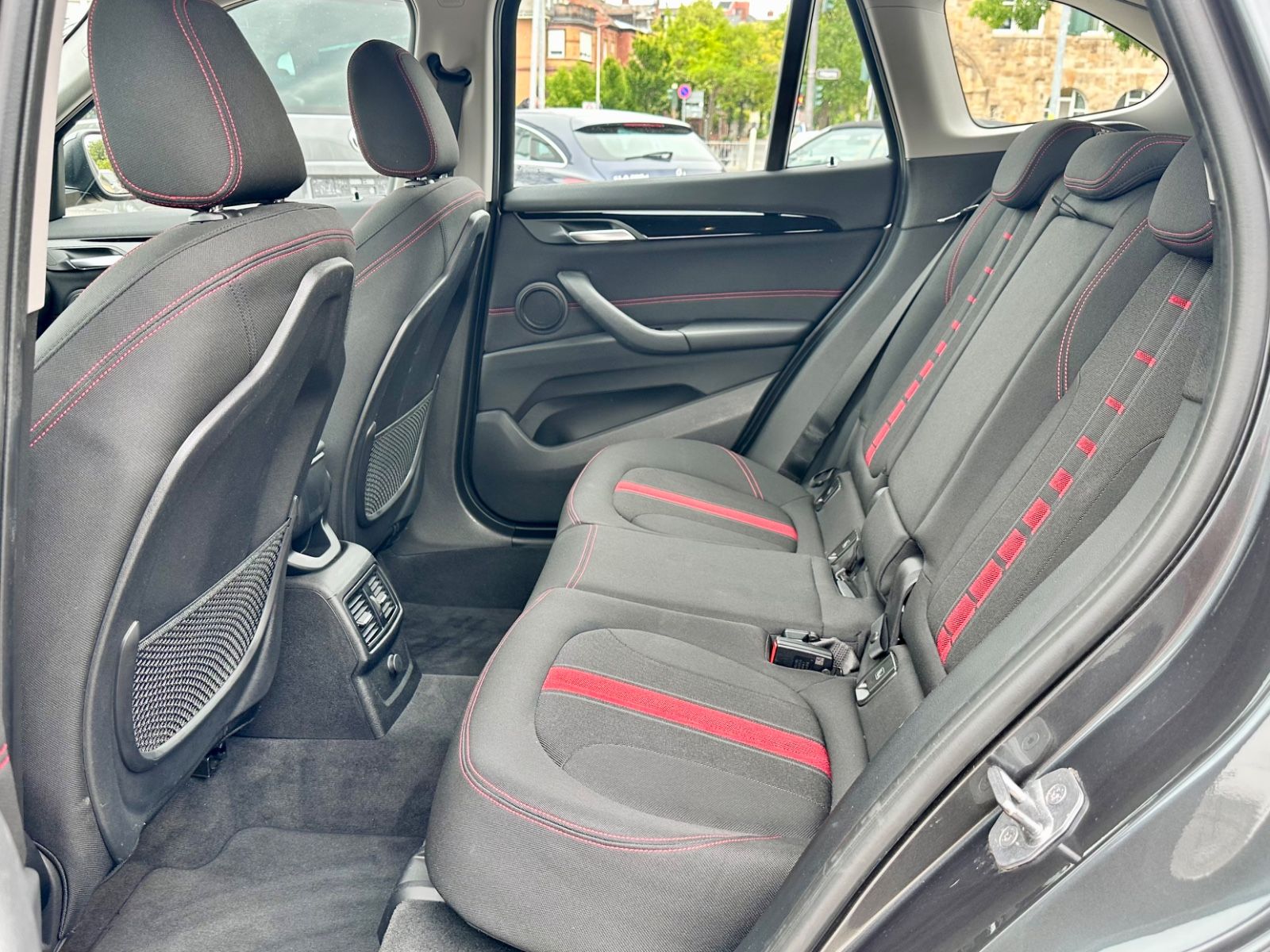 Fahrzeugabbildung BMW X1 xDRIVE 25 d SPORTLINE*HEAD-UP+AUTOM.+M.2017*