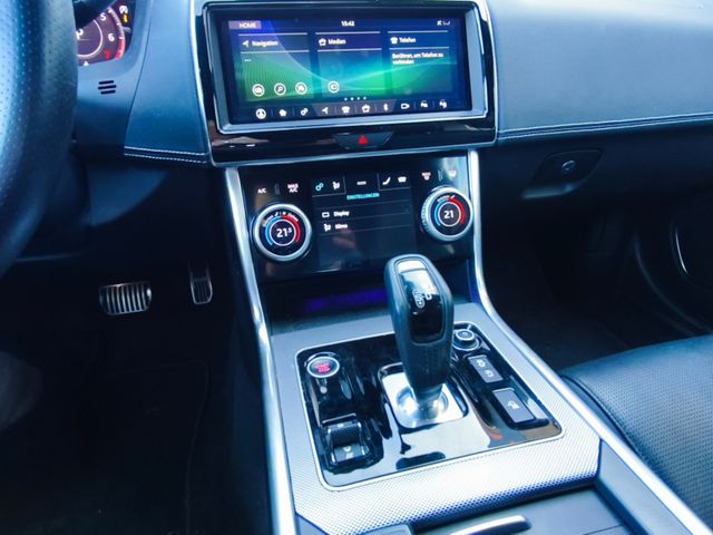 Jaguar XE RDynamic*Leder*NAV*HUD*MATRIX*ACC*360CAM*PDC*