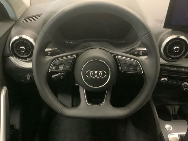 Q2 advanced 35 TFSI S tronic,Carplay,PDC plus,Ka