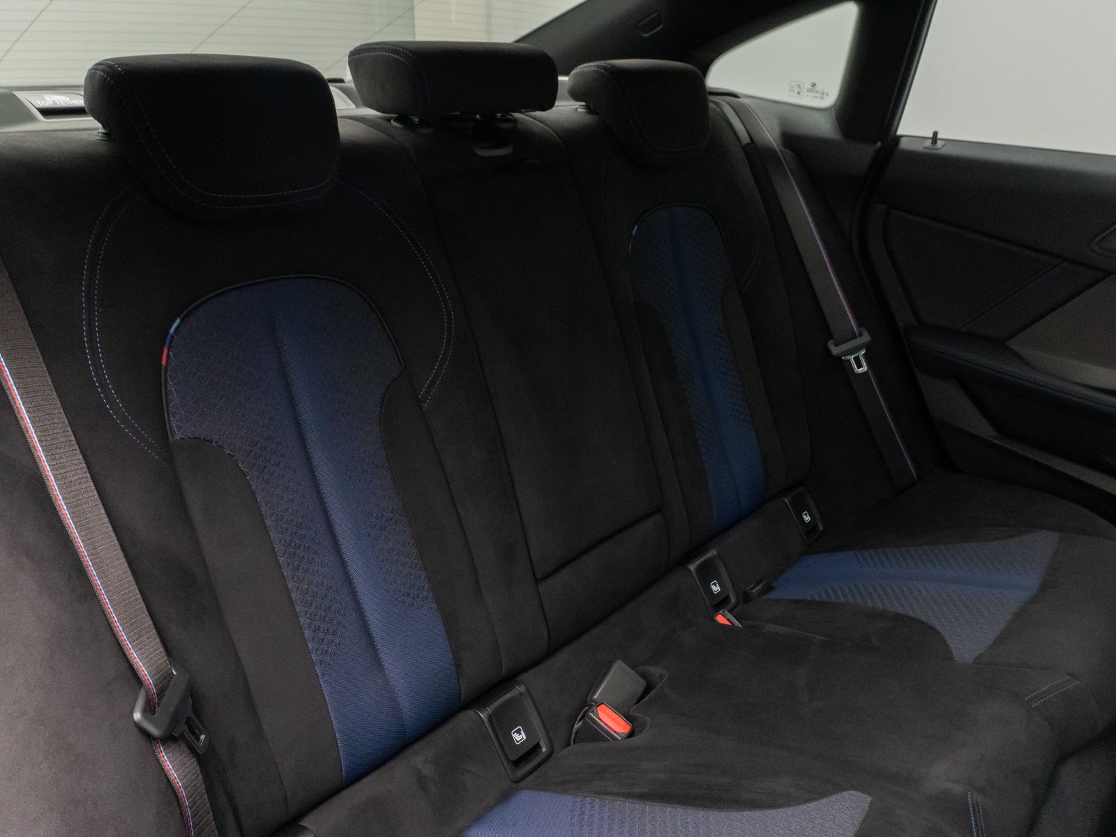 Fahrzeugabbildung BMW 220i Gran Coupé xDr M Sport Panorama Kamera H/K