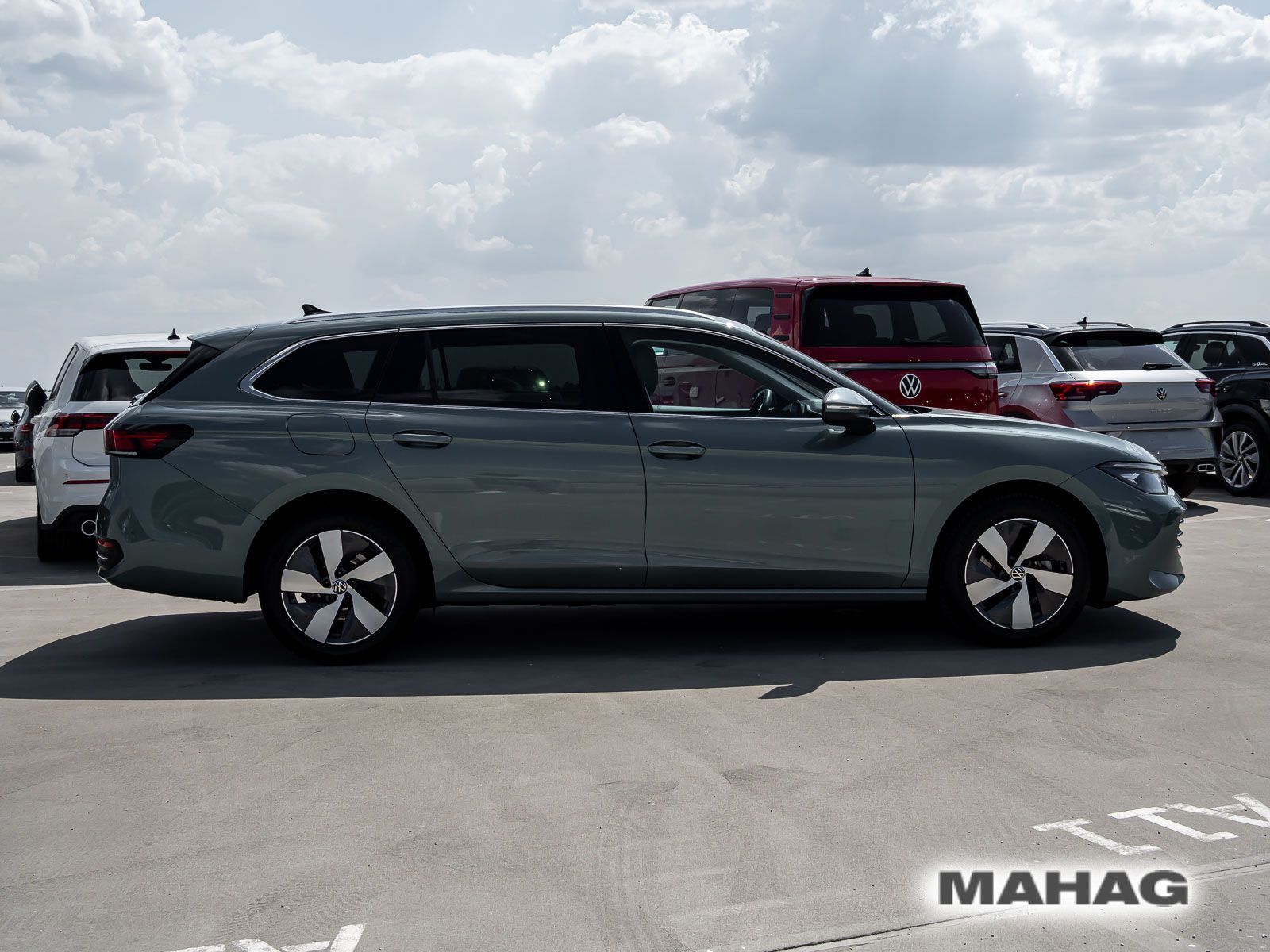 Volkswagen Passat Variant Business 1.5 eTSI ACC DCC LED Nav foto 5