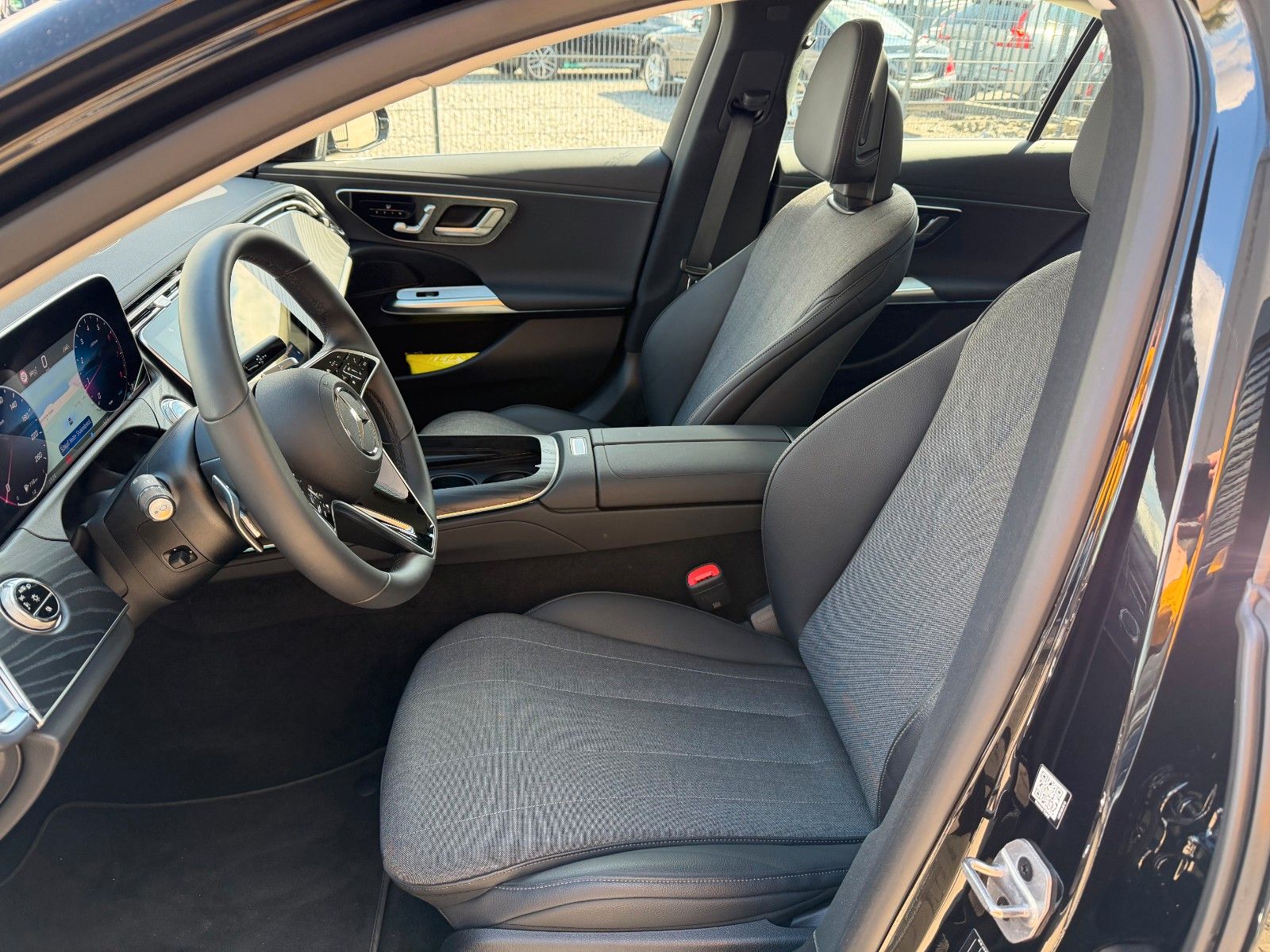 Fahrzeugabbildung Mercedes-Benz E 200 Limousine Avantgarde Advanced Plus