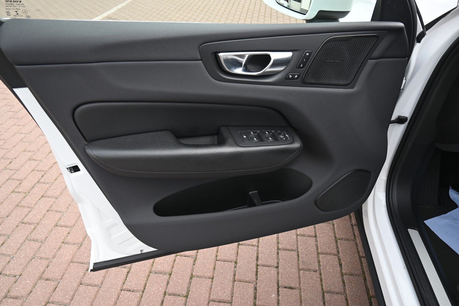 Fahrzeugabbildung Volvo XC60 T6 Inscription PHEV AWD*AHK*RFK*H&K*STHZG*
