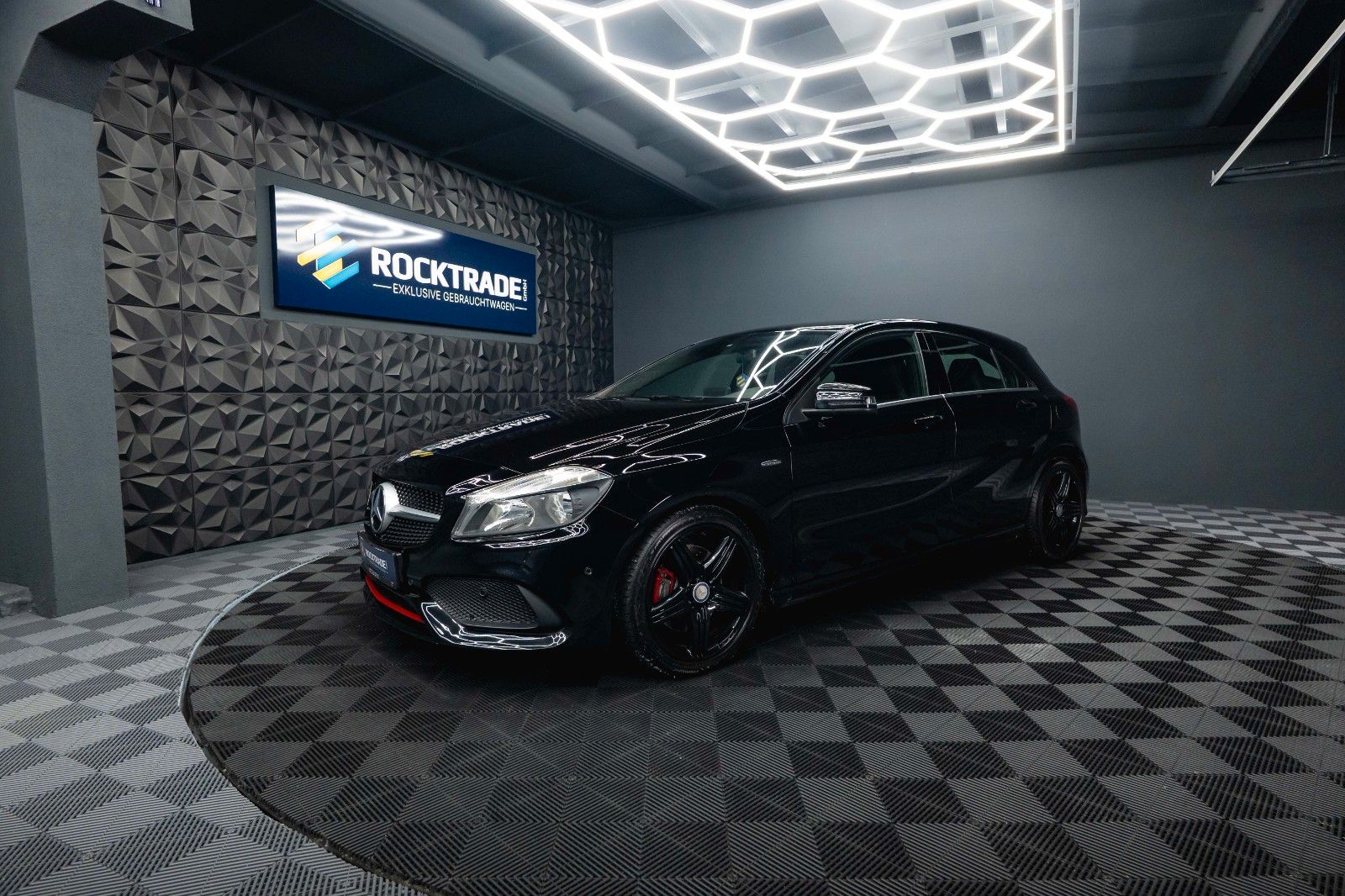 Fahrzeugabbildung Mercedes-Benz A 250 AMG Sport Black Edition *TÜV Neu*Navi*19%*