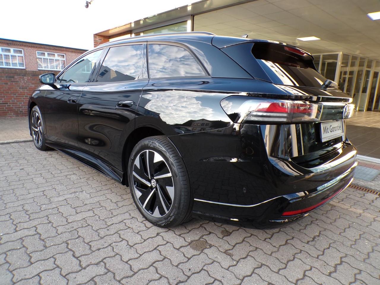 Volkswagen ID.7 TOURER PRO*210KW*ACC*CLIMA*LED*BLACK STYLE