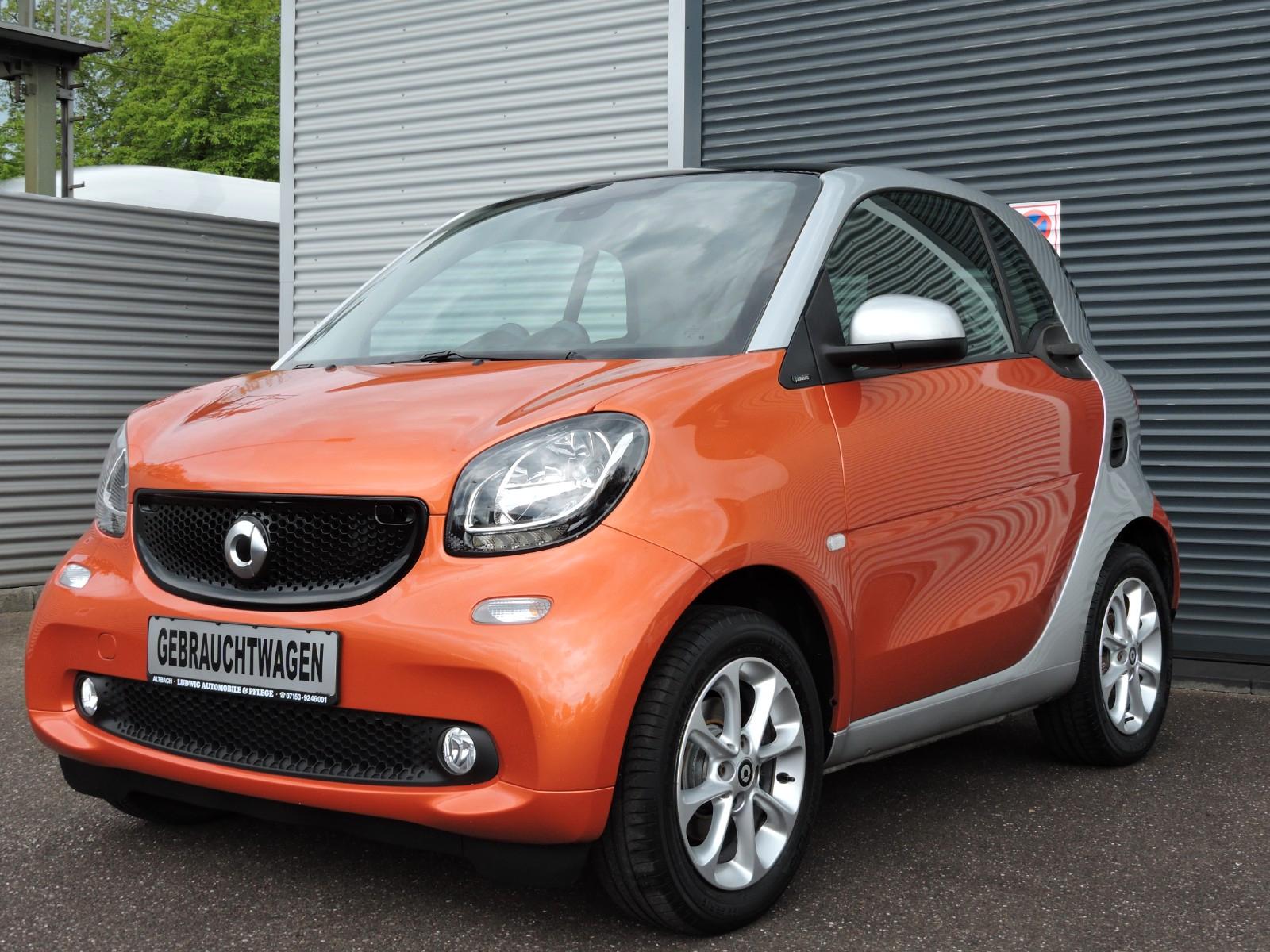 Smart ForTwo coupe Passion 52 kW DCT Pano HU+KD NEU