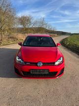 Volkswagen Golf 2.0 TSI BMT GTI 220 PS 8-fach bereift - Volkswagen Golf: Rot, GTI