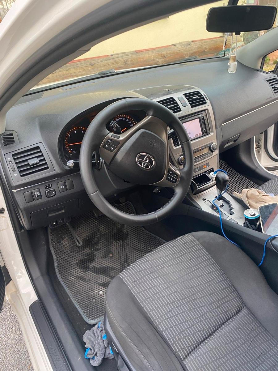 Toyota Avensis 2011 — photo 6