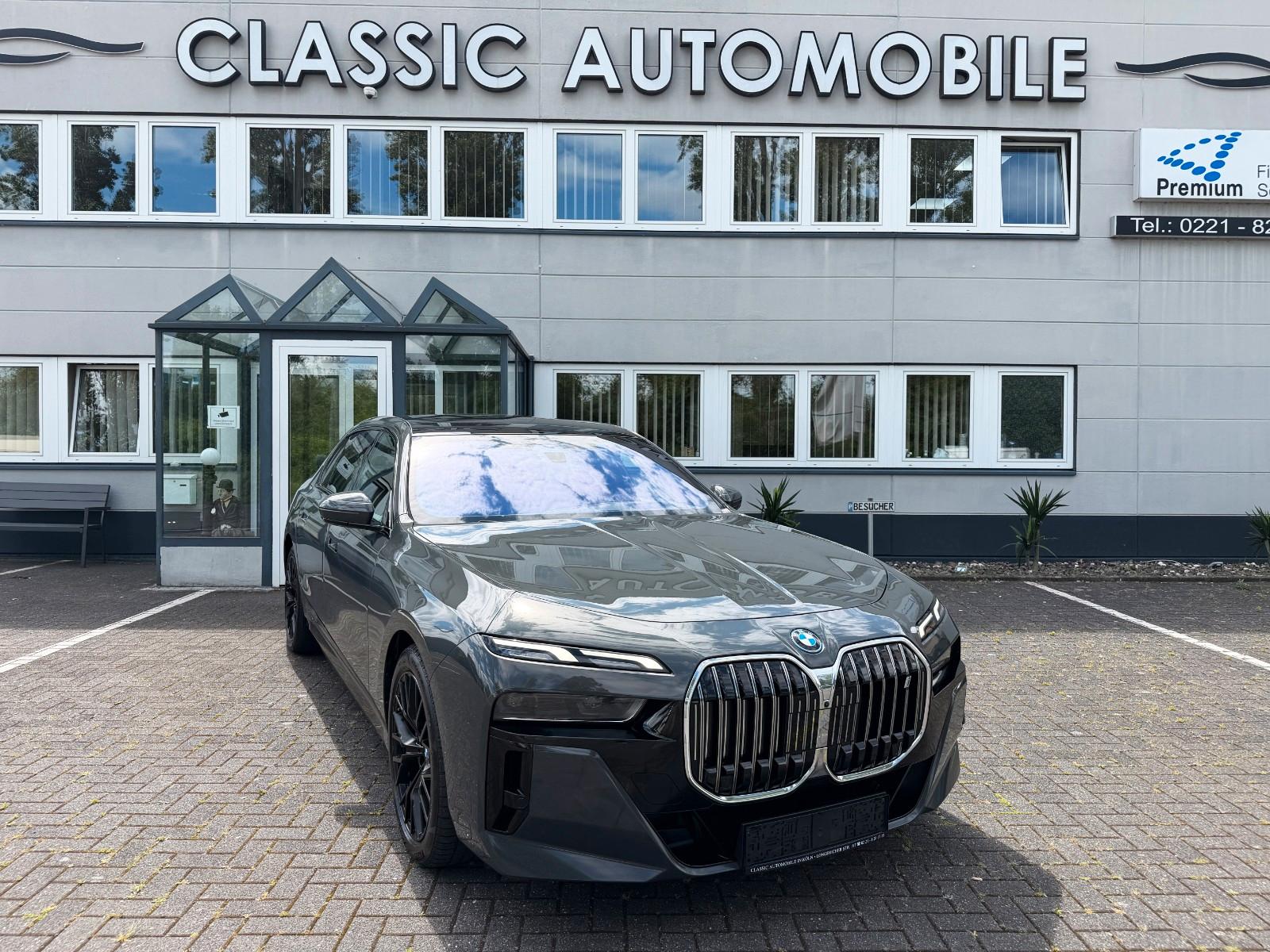 BMW i7 xDrive 60 M Sportpaket Fond Entertainment